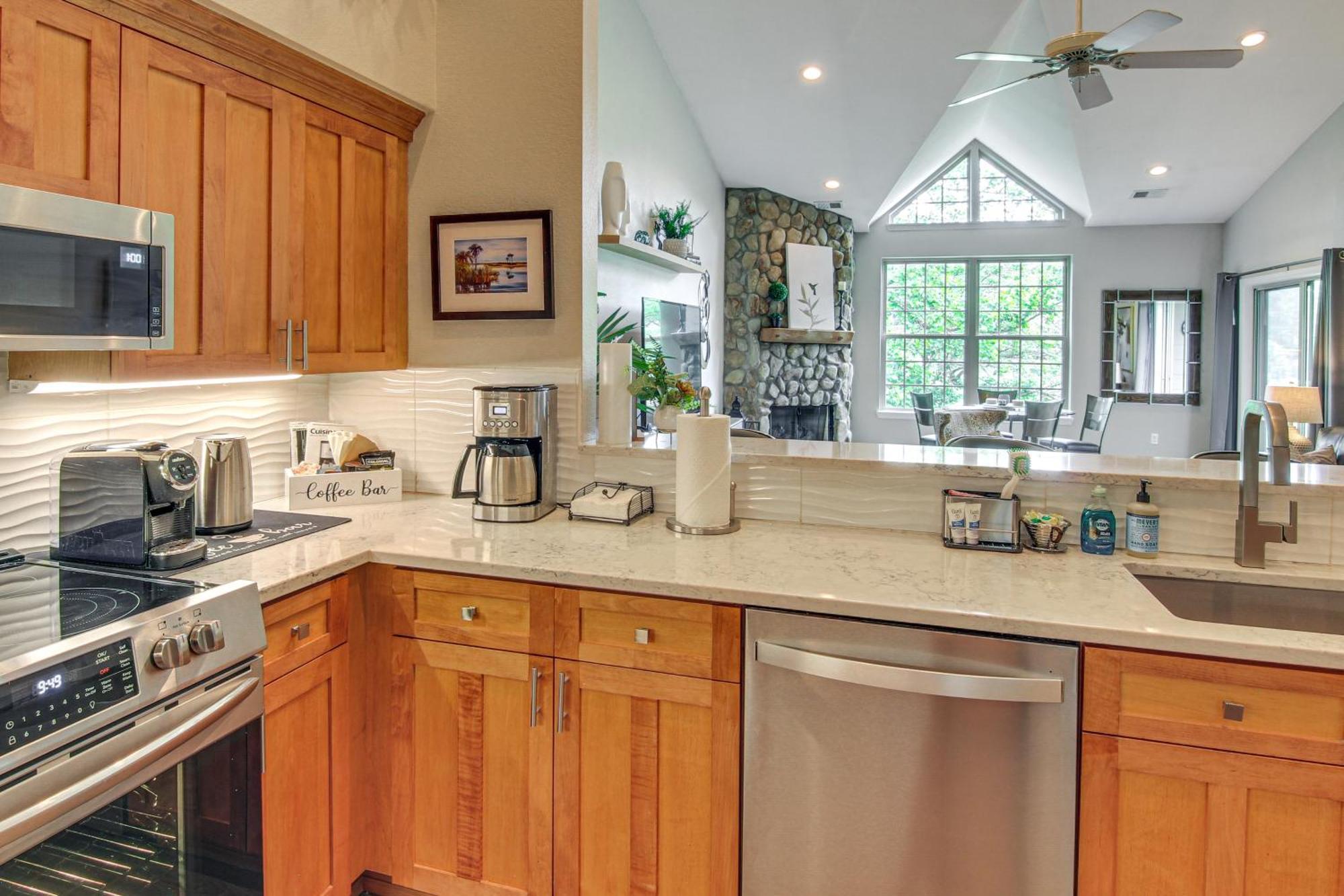 Lake Lure Condo With Resort Pool And Beach Access! 外观 照片